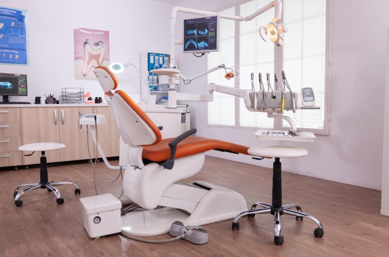 Oprogramowanie dentystyczne w chmurze – czy warto przejść z wersji lokalnej?